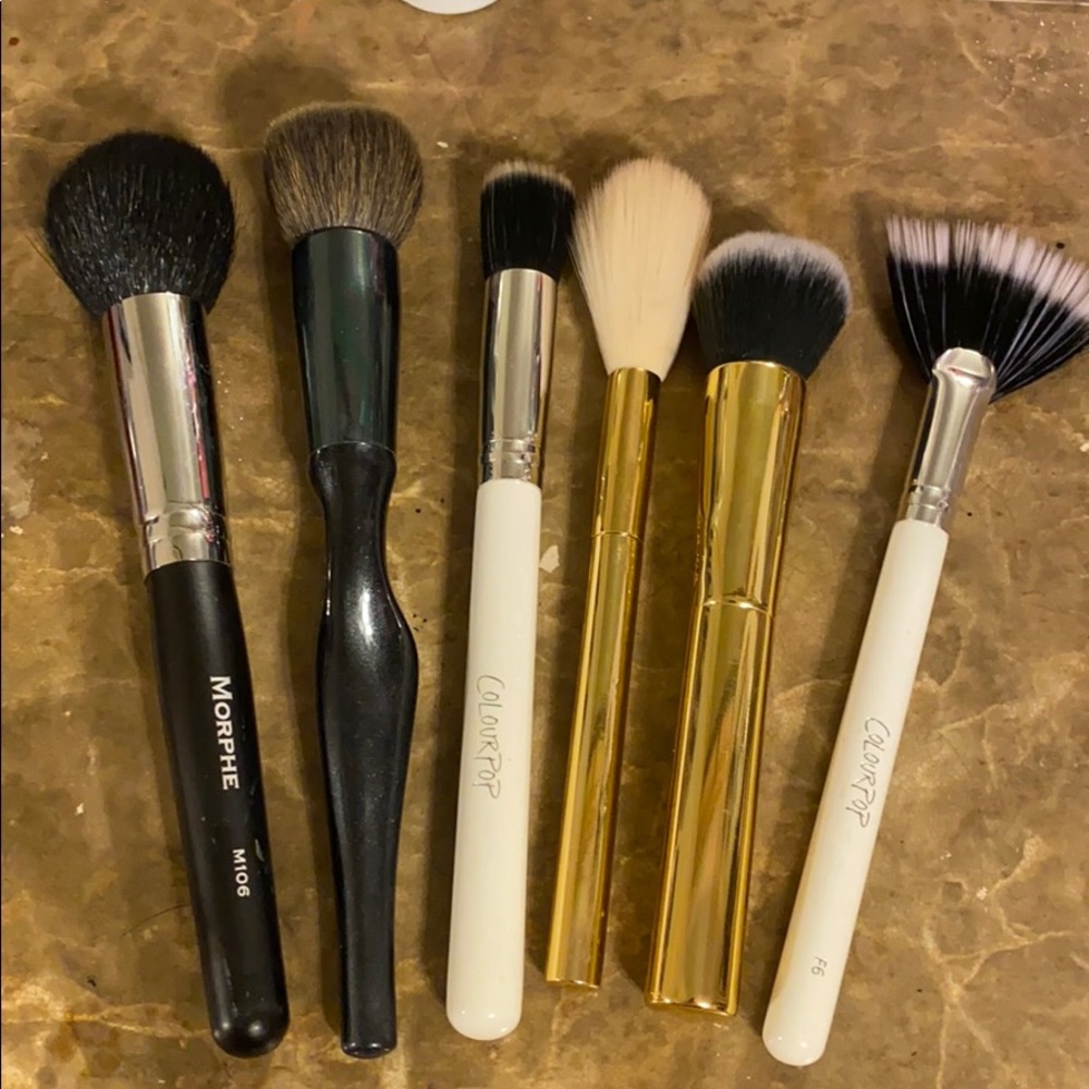 Makeup brushes
